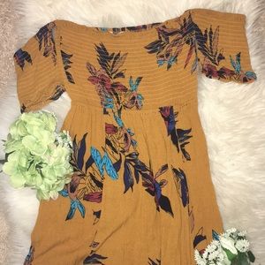 Dress- off the shoulder